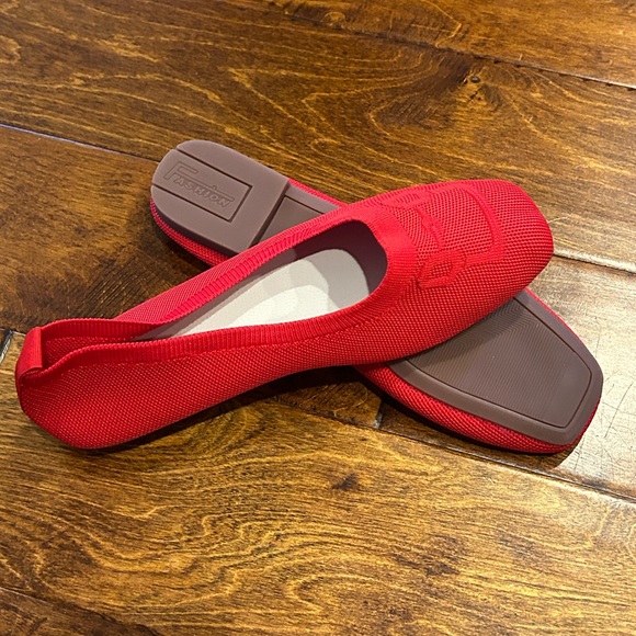 Red Flats NWOT - Picture 2 of 5